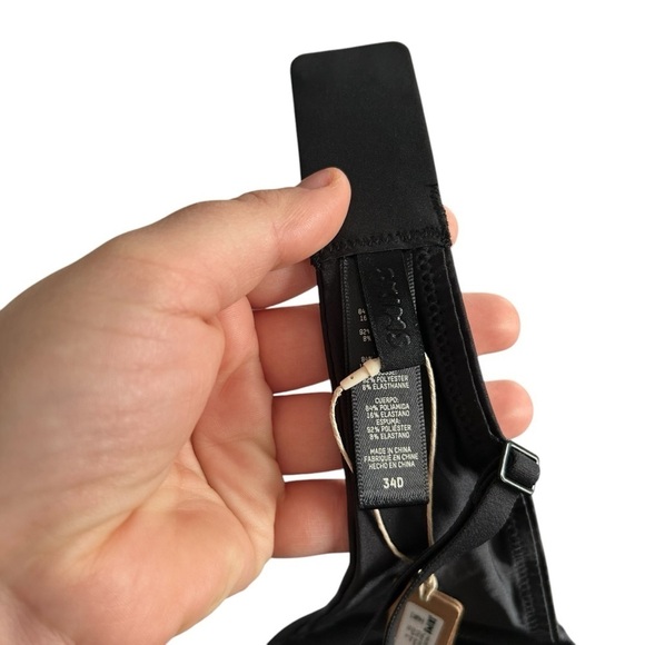 Skims Kim Kardashian Wireless Form Push Up Plunge Bra in Onyx Black Size 34D - Picture 6 of 7